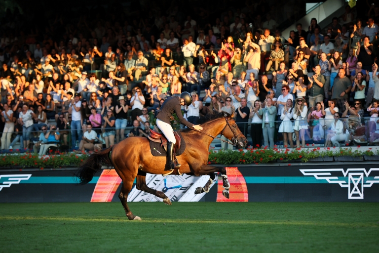 Unbelievable home win for Sanne Thijssen in Longines Global